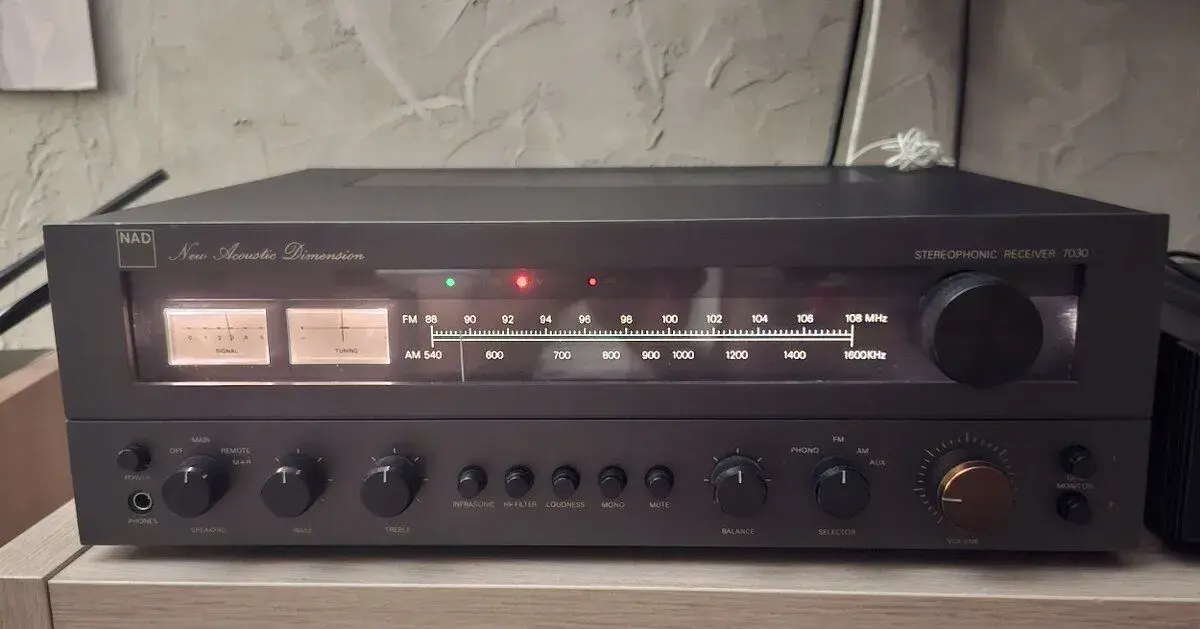 NAD RECEIVER 7030