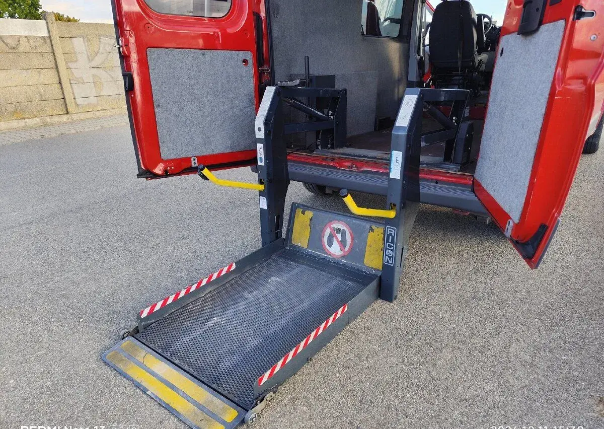Hydraulická plošina/zvedák 12 V na motorku ?