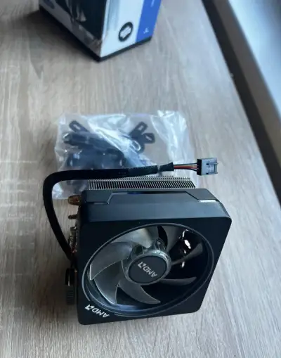 Procesorový chladič AMD Wraith Prism RGB