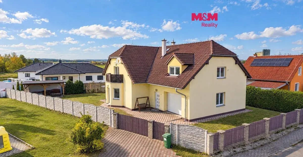 Prodej rodinného domu, 330 m², Dynín