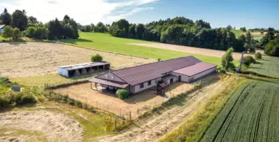 Rodinný dům 4+kk na polosamotě s velkou terasou – Větrný Jen