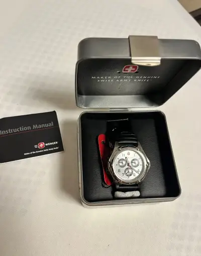 Švýcarské hodinky Wenger Standard Issue Multi-Calendar