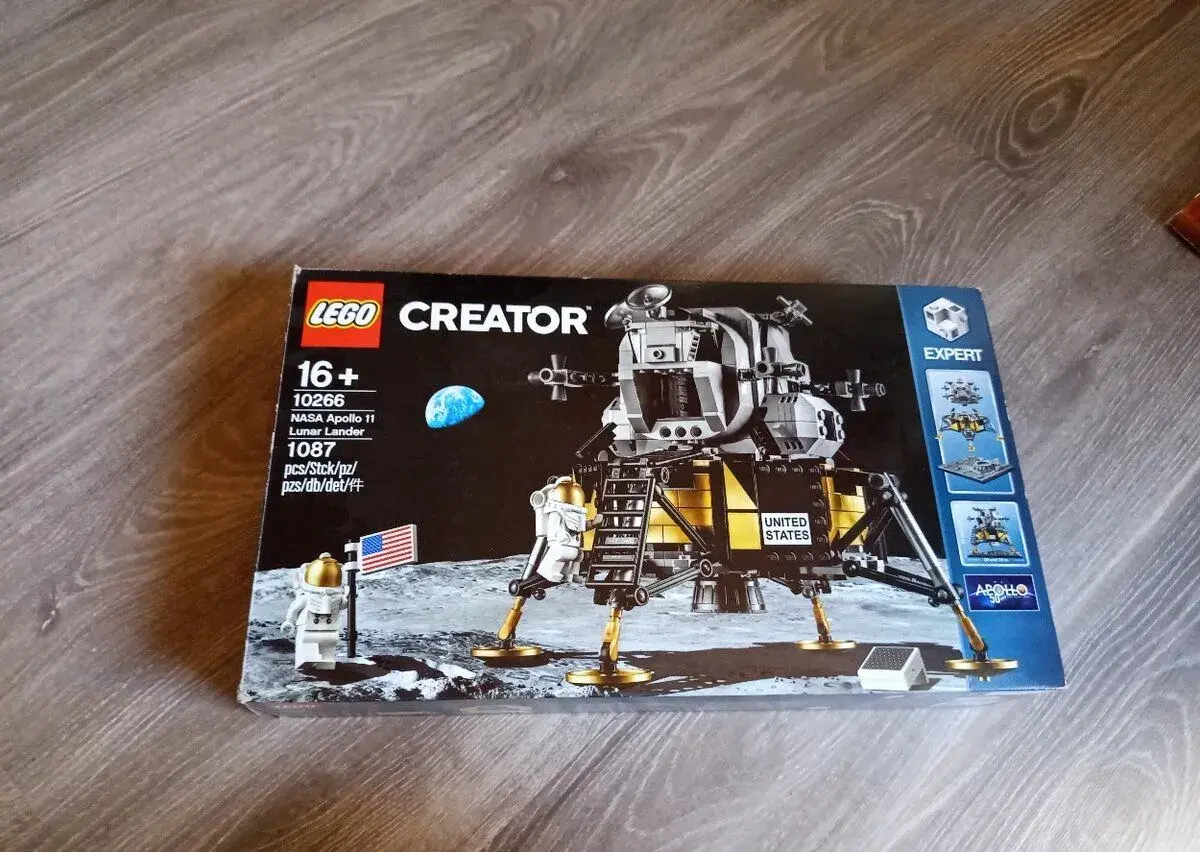 Lego 10266