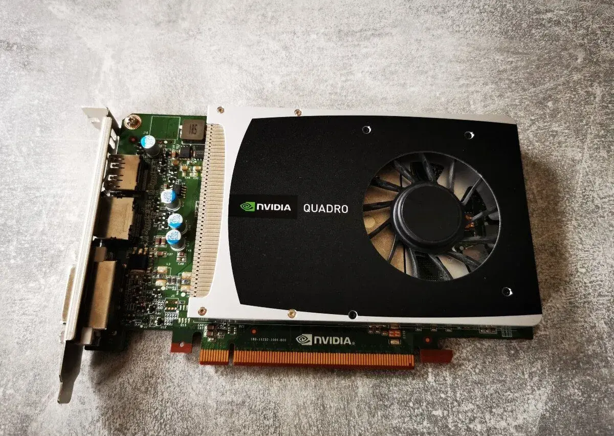 HP NVIDIA Quadro 2000 _ 1 GB DDR5