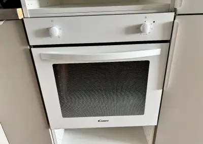 Vestavná elektrická trouba Candy