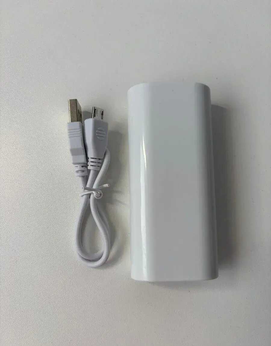 2x kompaktní powerbanka (4400 a 4000 mAh) - Nové