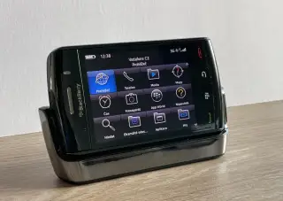 BlackBerry® Storm2 9520 Black, dock, pouzdro