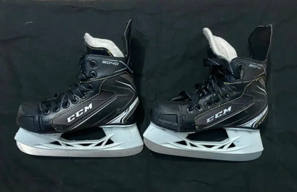 Hokejové brusle CCM Tacks 9040