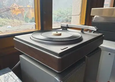 Gramofon Philips, Universum