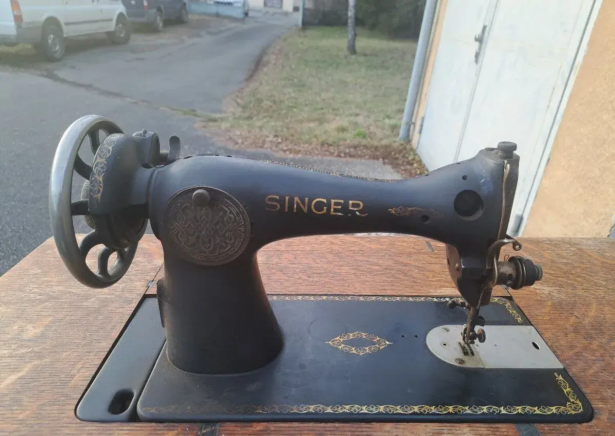 Retro šicí troj Singer - č.1