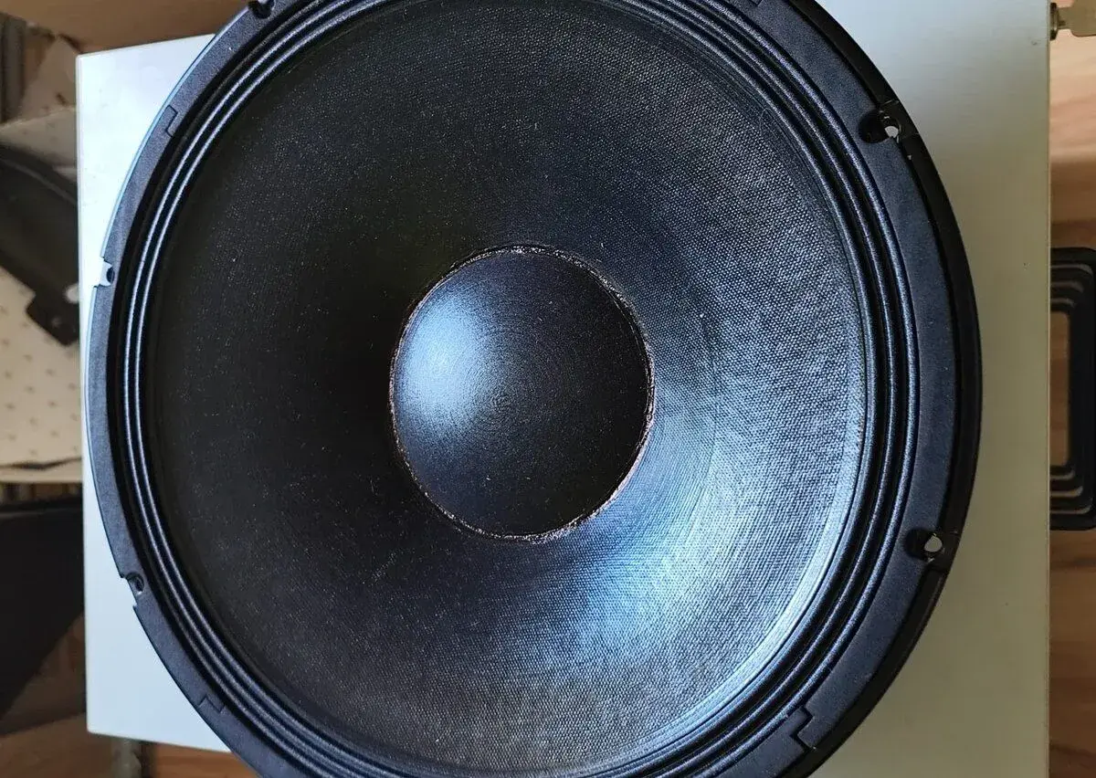 Reproduktor RCF MB15N401