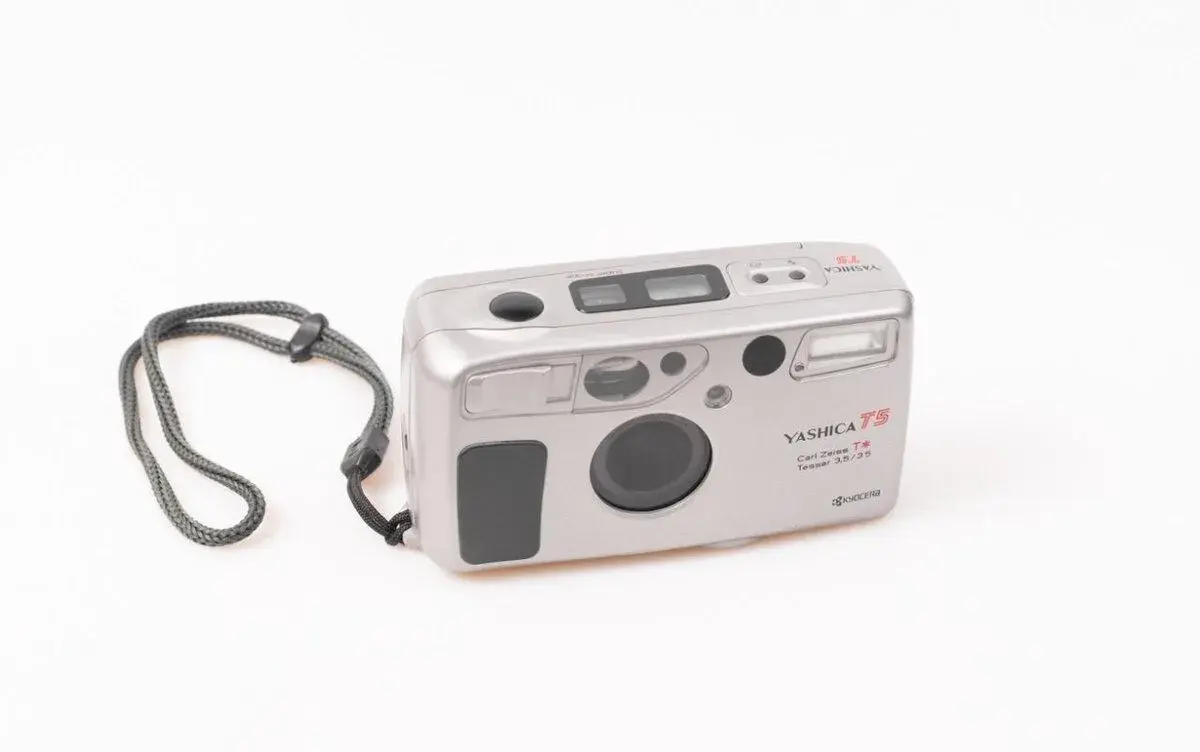 Yashica T5