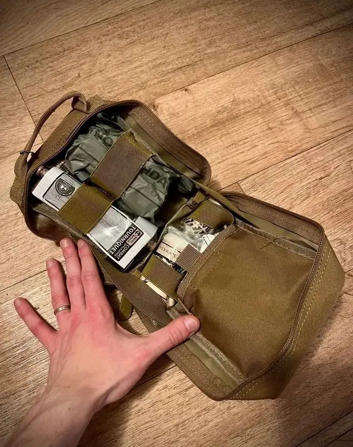 Rhino Rescue IFAK : tourniquet, izrael. obvaz, gáza, chest.
