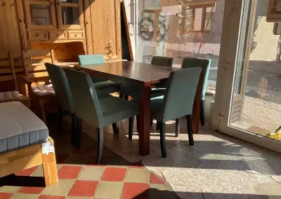 Jídelní stůl materiál akácie Masiv