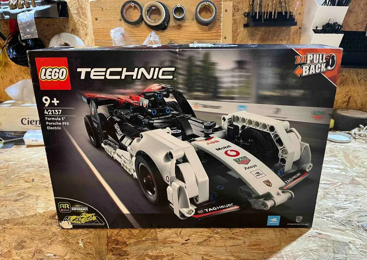 Stavebnice LEGO Technic 42137 - nová a nerozbale