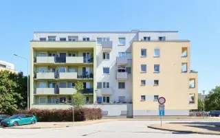 Prostorný byt 3+kk s terasou a balkóny v H. Králové