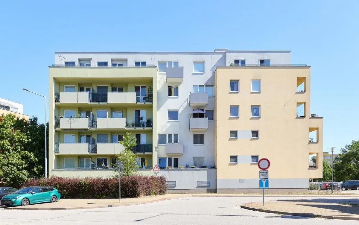 Prostorný byt 3+kk s terasou a balkóny v H. Králové