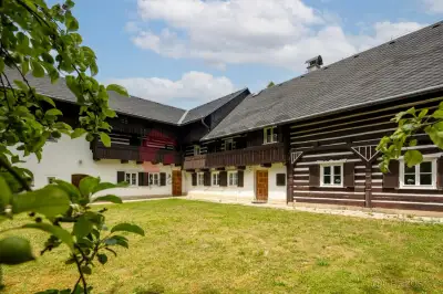 Prodej usedlosti a pozemků 168 676 m2, Svijanský Újezd, Libe