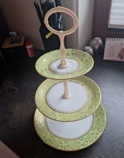 Retro porcelánový etažér