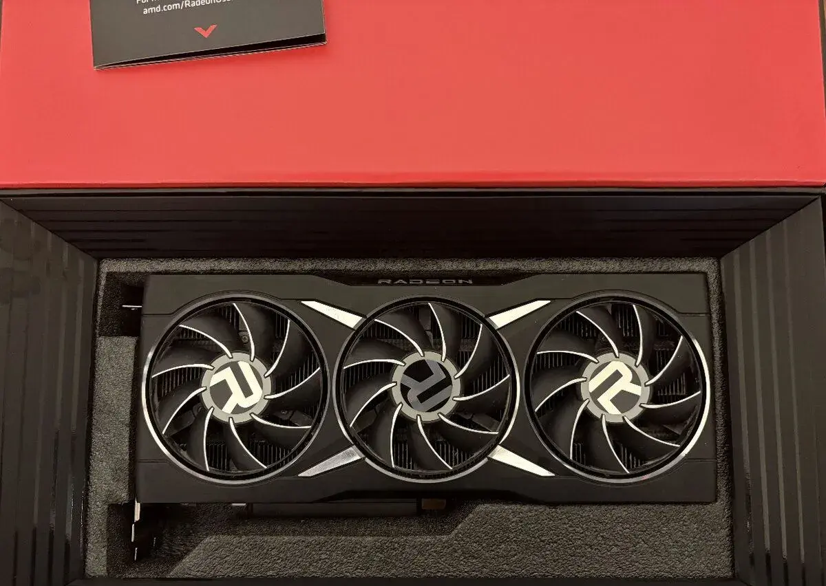 AMD RX 6800 XT Midnight Black