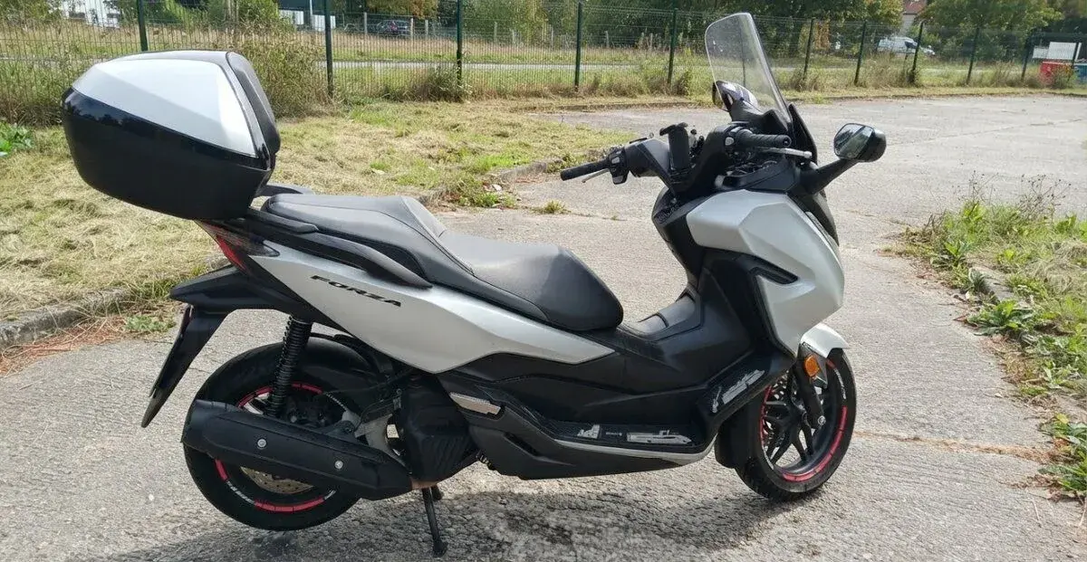 HONDA Forza 125