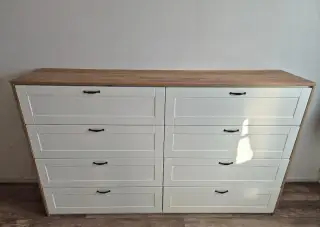 Šatní skříň