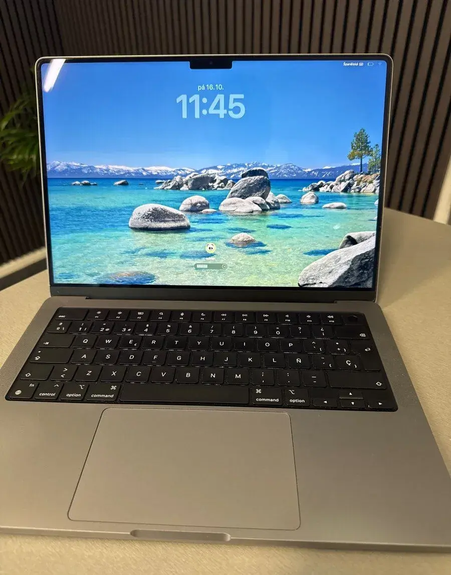MacBook Pro 14” 2023, záruka 1 rok