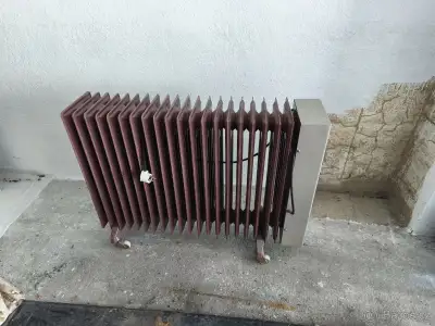 Masivní olejový radiátor 1600W – plně funkční