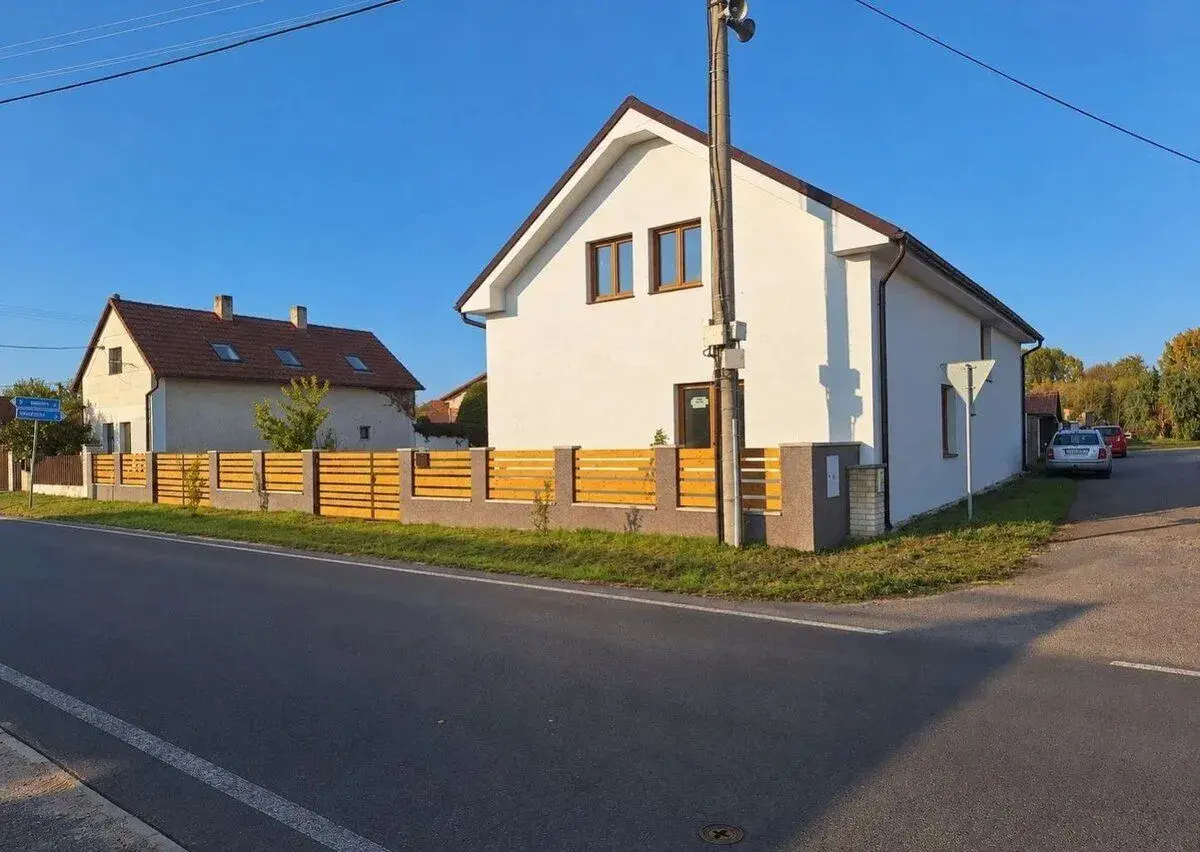 Prodej rodinného domu 225 m2, pozemek 837 m2, Lhotecká, Dřís