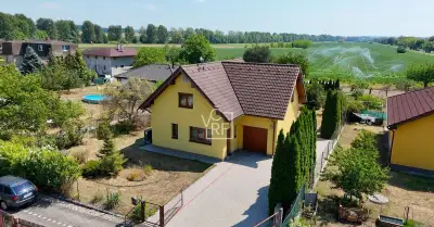 Prostorný rodinný dům 5+1 s garáží - 175m2, Hradec Králové