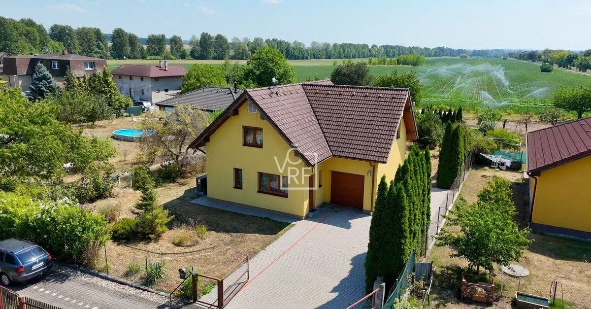 Prostorný rodinný dům 5+1 s garáží - 175m2, Hradec Králové