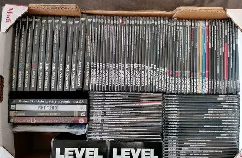 DVD a CD z časopisu Level
