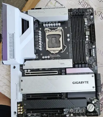 Gigabyte Z590 VISION G (na opravu)