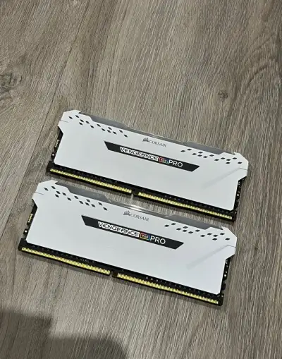 Paměti RAM DDR4 16GB - Corsair Vengeance PRO RGB 2x8GB