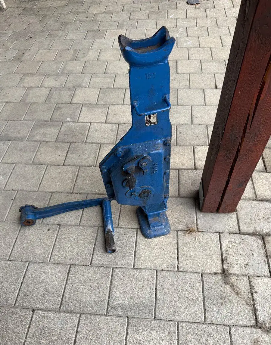 Ruční zvedák 16tun
