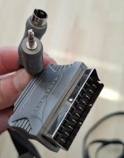 Kvalitní stíněný AV kabel Bandridge – SCART / S-Video + Jack