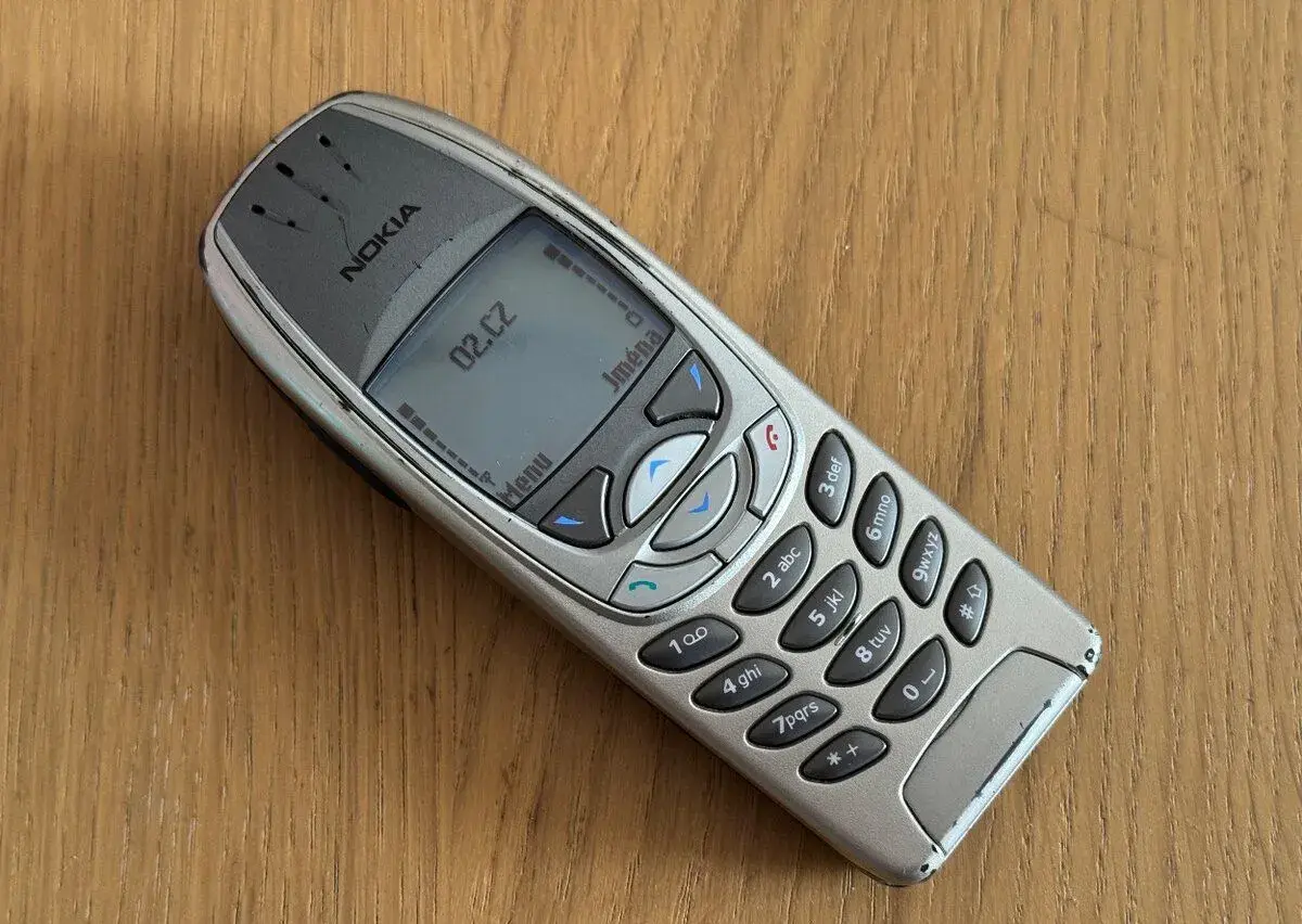NOKIA 6310i - plně funkční klasika