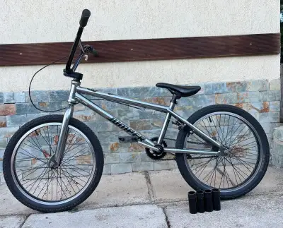 Freestyle BMX jumper