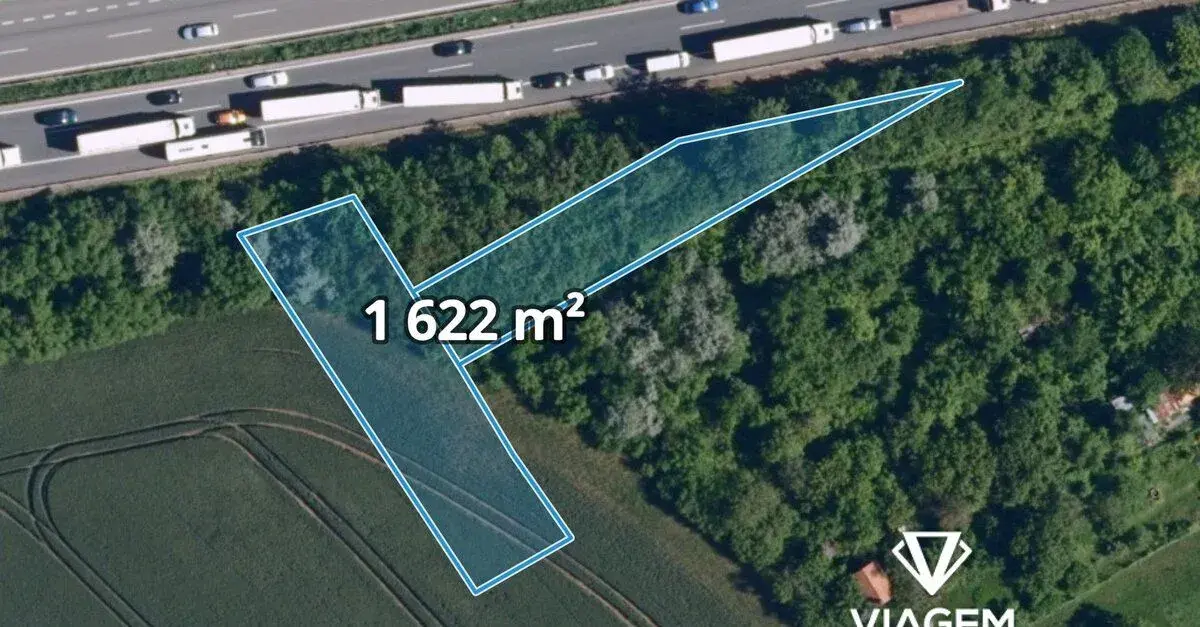 Pole 1 622 m²