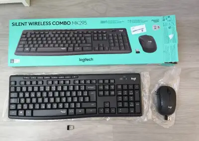 Logitech Silent Wireless Combo MK295, graphite - CZ/SK