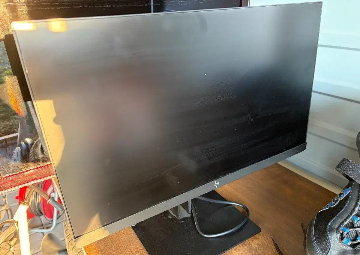 HP Z22n G2 - top stav