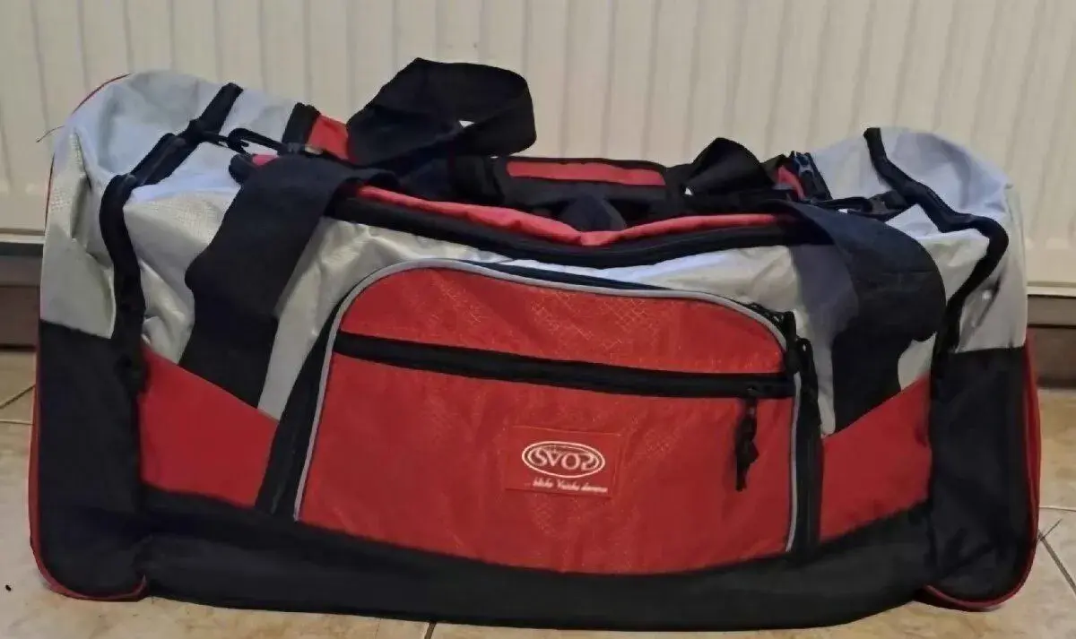 nová sportovní, cestovní sportovní, turistická taška