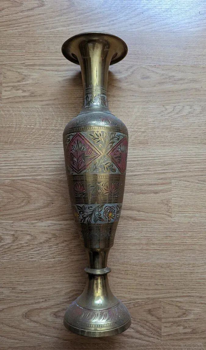 Mosazná váza