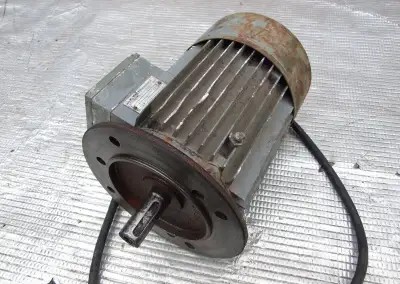 přírubový elektromotor