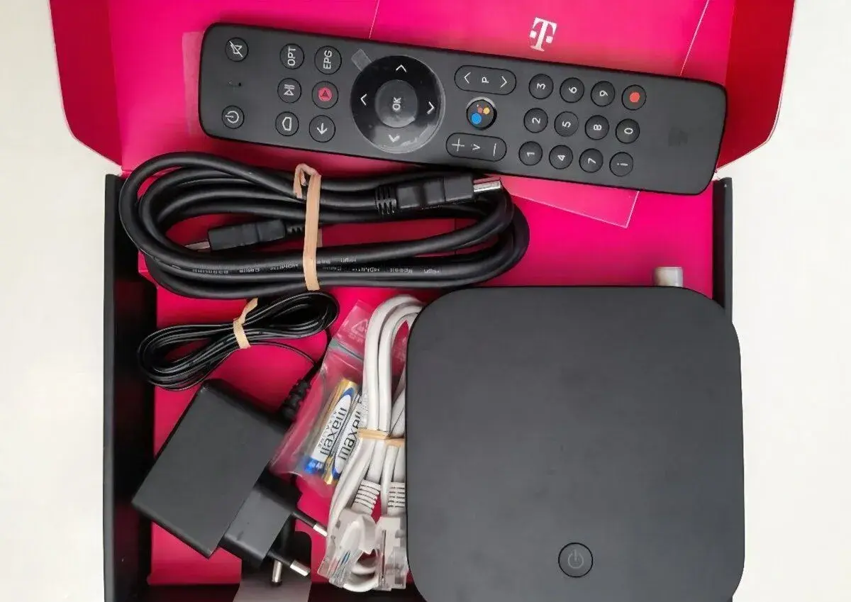 Skyworth HY4403, magenta, oneplay, vodoafone tv