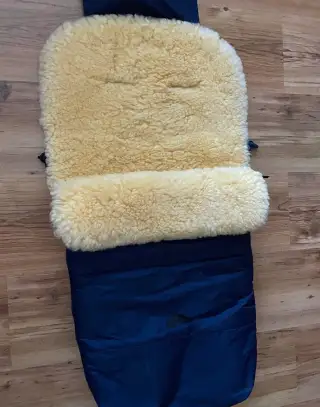Nádherný pravý beránkový fusak
