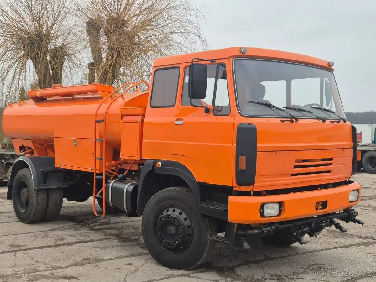 Kropička kropící vůz KAROSA LIAZ SA8 L110 (SS)