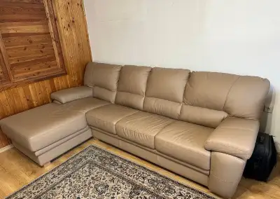 Béžový gauč ekokůže