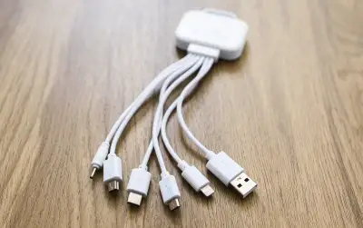 Multifunkční nabíjecí kabel 6 v 1