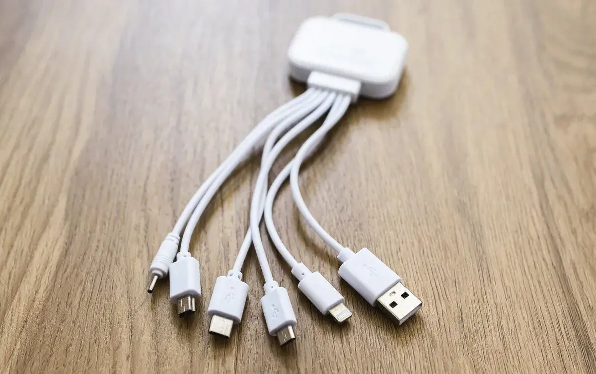 Multifunkční nabíjecí kabel 6 v 1